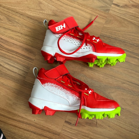Under Armour | Shoes - size 2Y - Picture 2 of 7